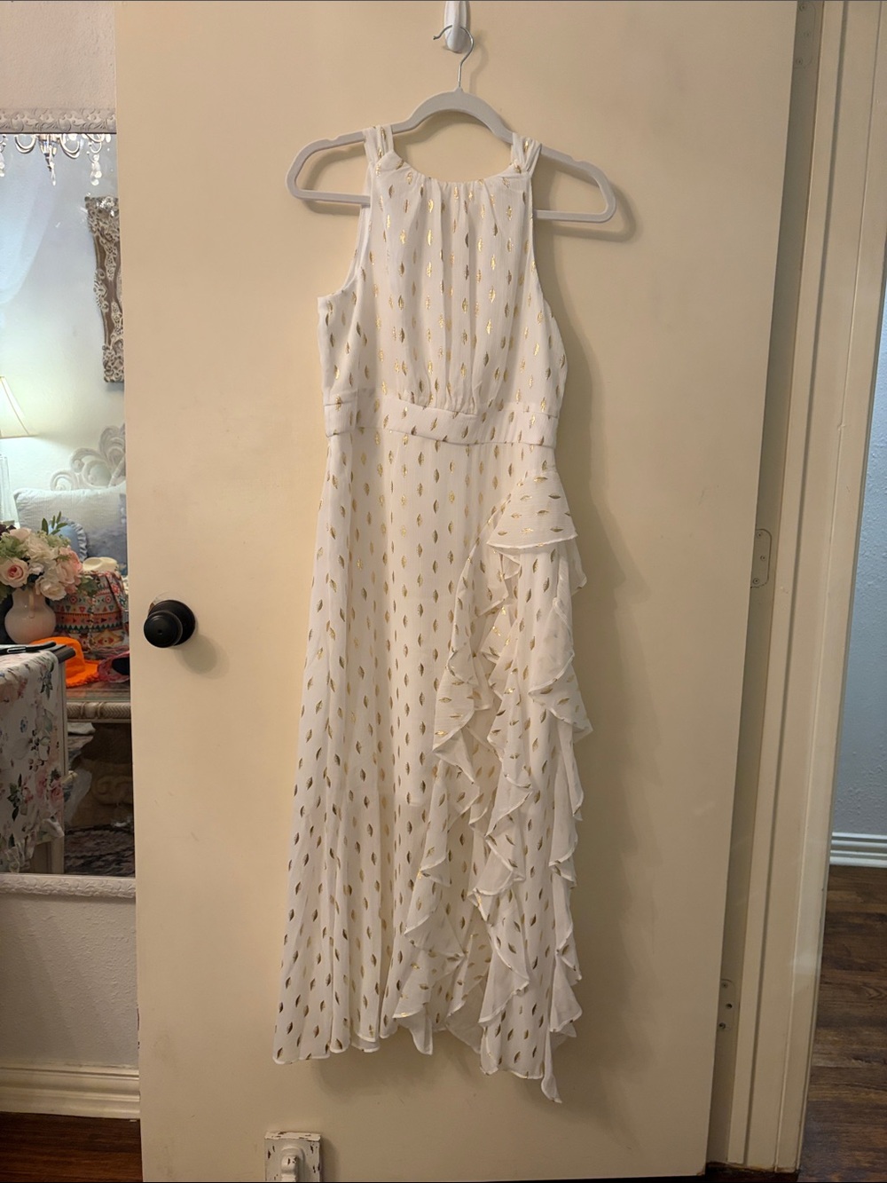 Glamour Nights White Maxi Dress with Gold Metallic Motif